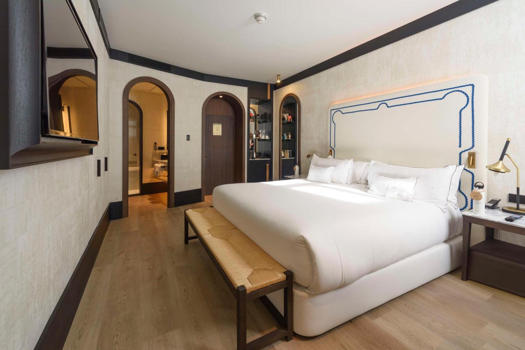 Hotel Montera Madrid, Curio Collection By Hilton ภายนอก รูปภาพ