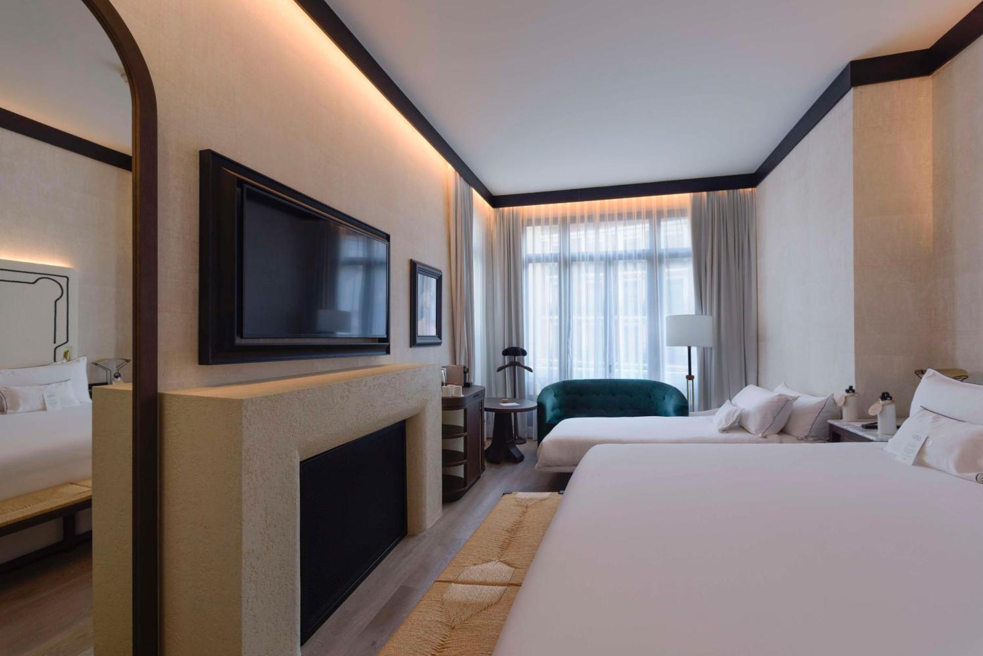 Hotel Montera Madrid, Curio Collection By Hilton ภายนอก รูปภาพ